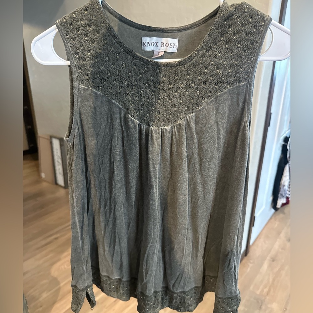 Women’s Knox Rose Flowy Sleeveless Top Small